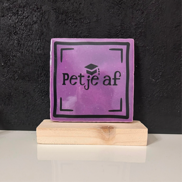 • Petje af paars • Tegeltje