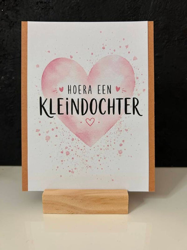 • Hoera een kleindochter •