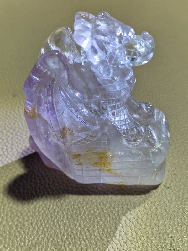 Fluoriet/golden en bergkristal draak