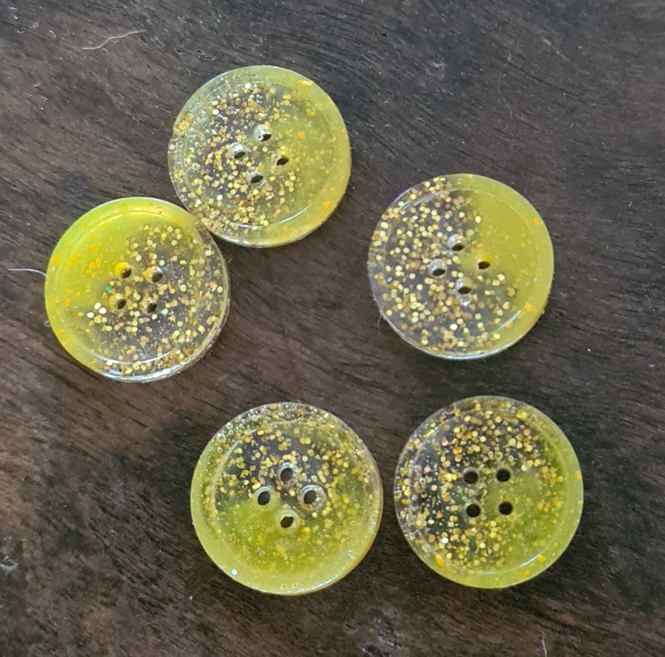 Knapp Gul + Guld glitter
