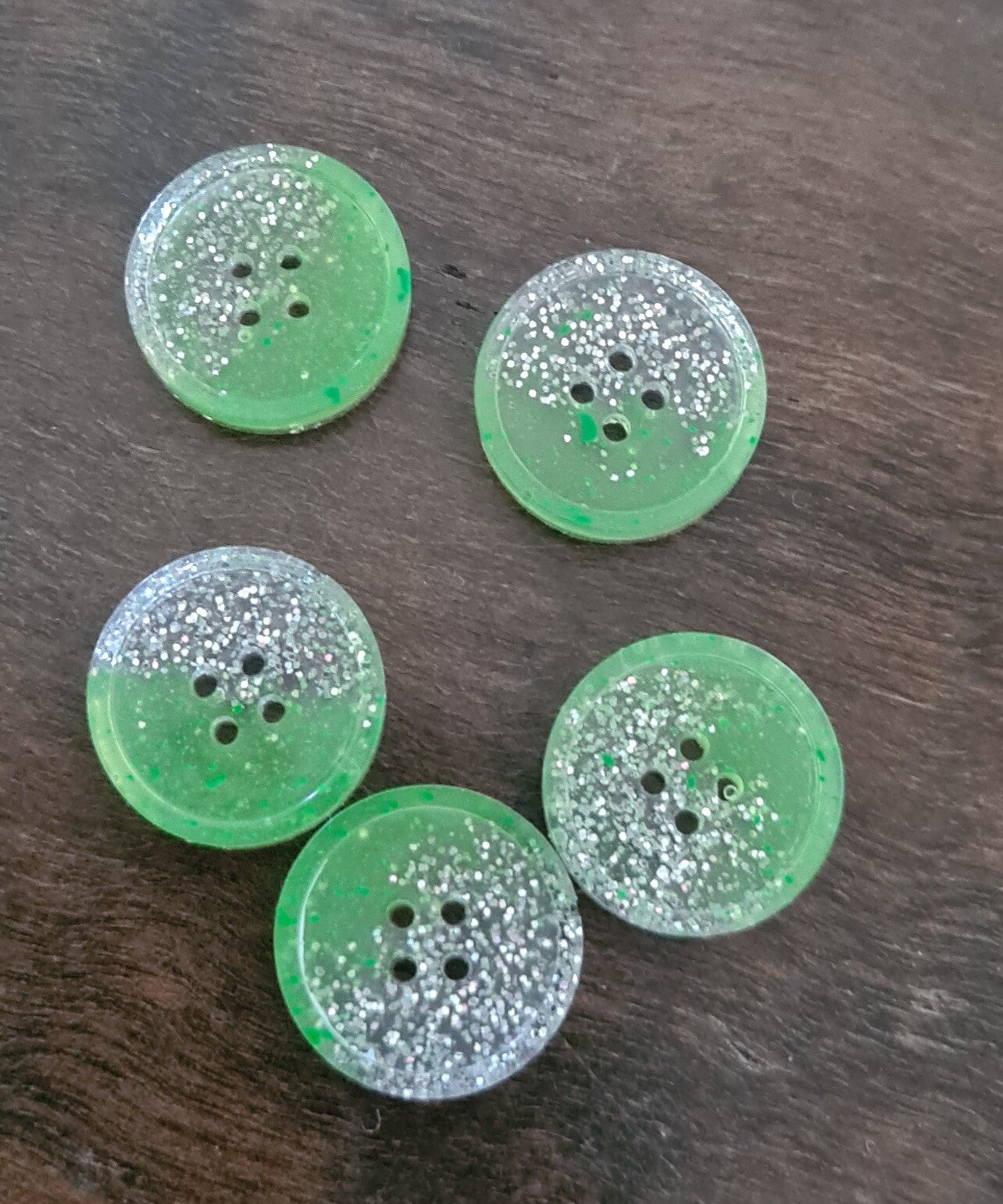 Knapp Grön + Silver glitter