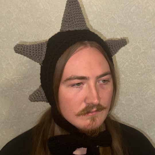Spikey Bonnet