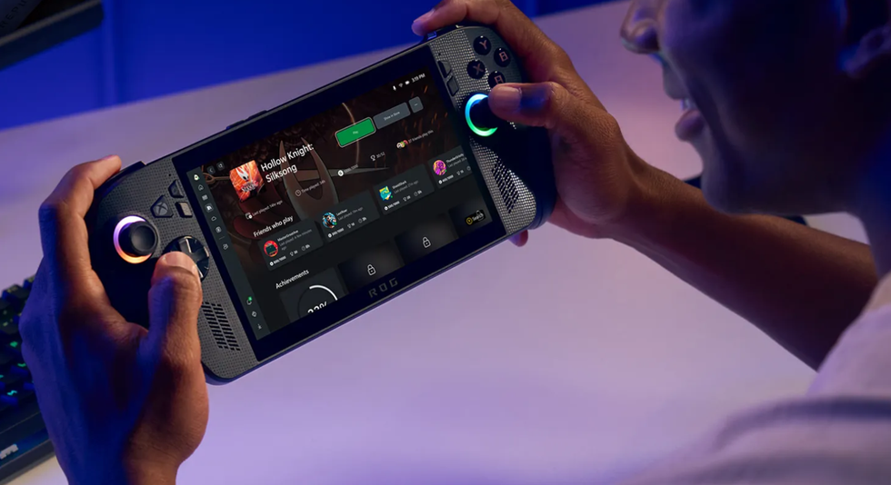 Rog Xbox Ally, ufficiale la console portatile che è anche un computer