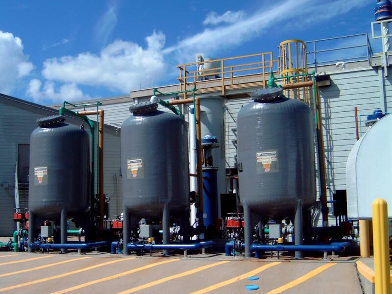 Filter system in a marine life support application