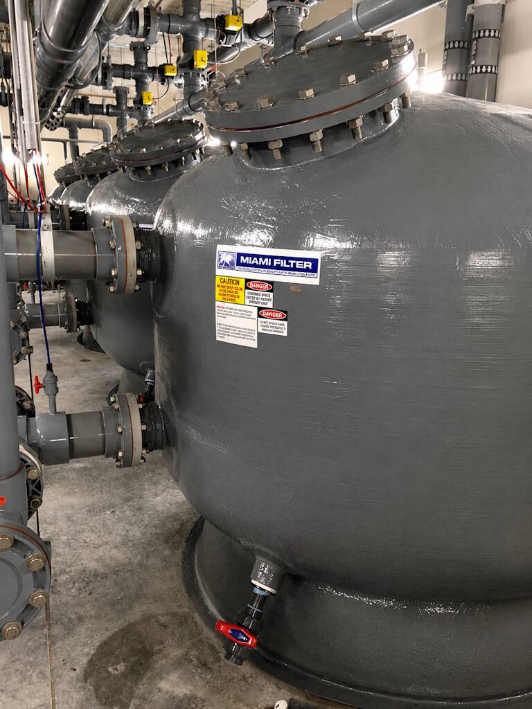 Raw seawater filters for a marine life support application in a large Florida city