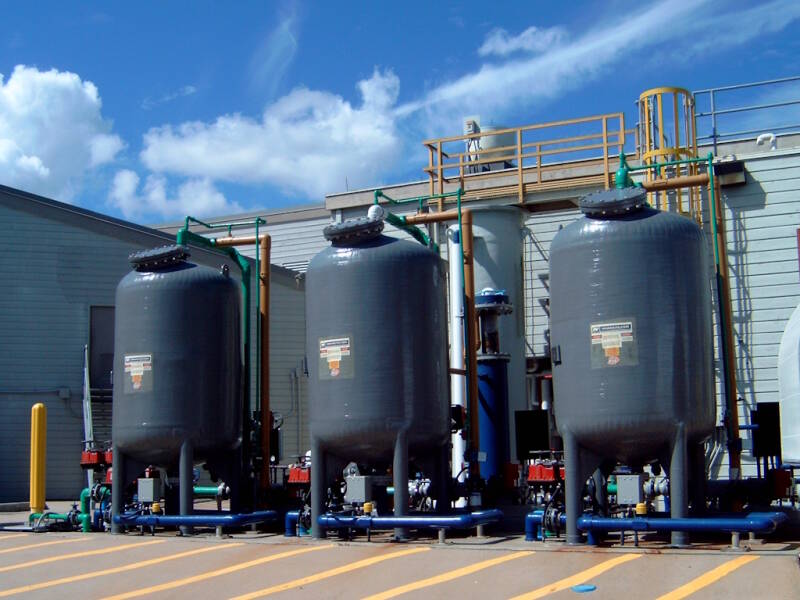 Filter system in a marine life support application