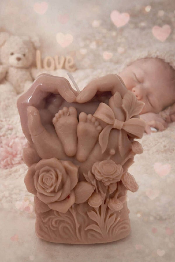 mains et pieds de bébé