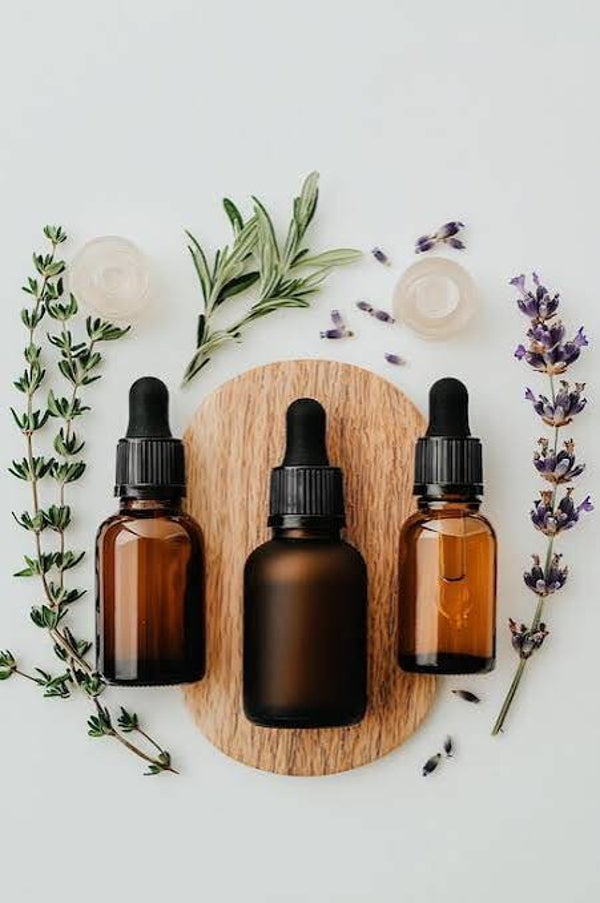 Almond oil for aromatherapy messages