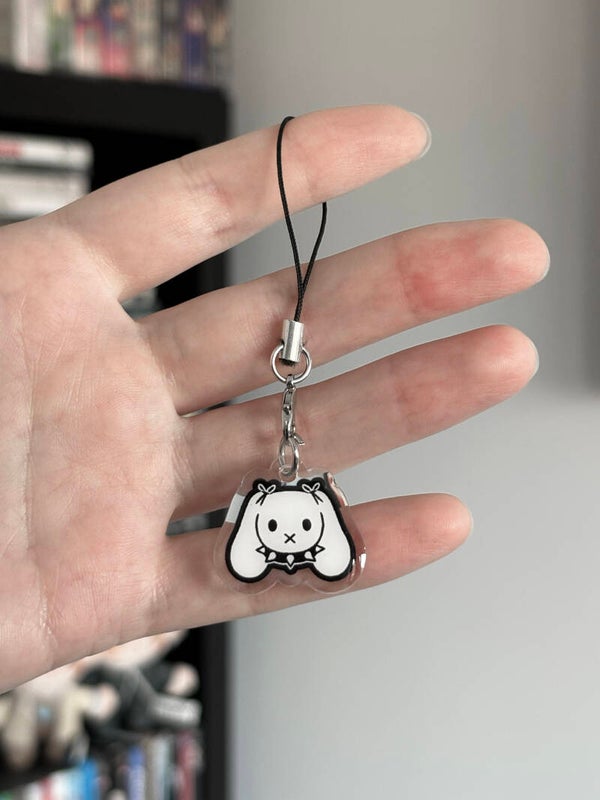 MARIE V2 - PHONE CHARM