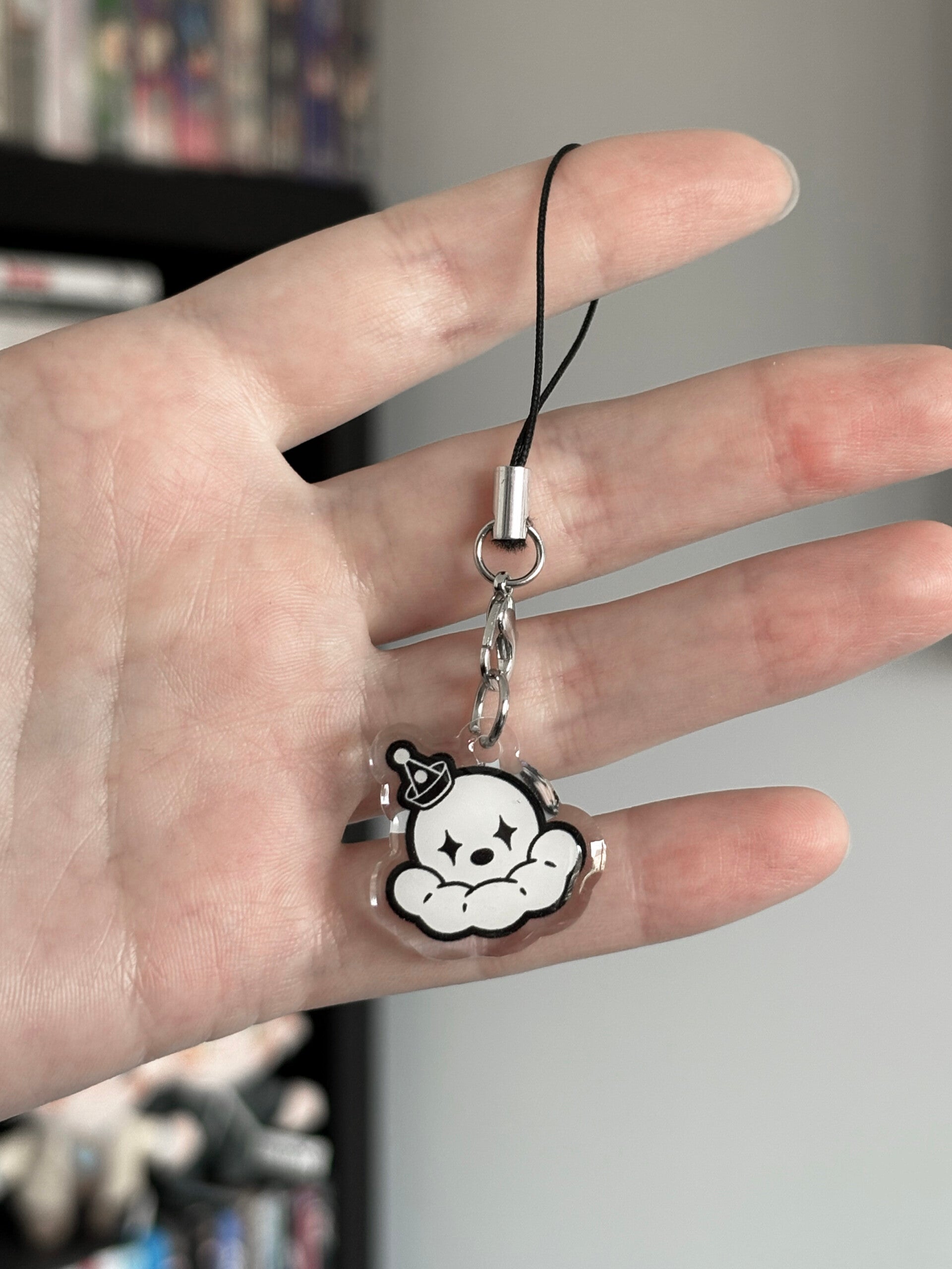JAMIE V2 - PHONE CHARM