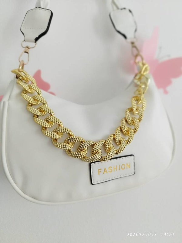Bolso Blanco con Cadena Dorada 🤍🌟
