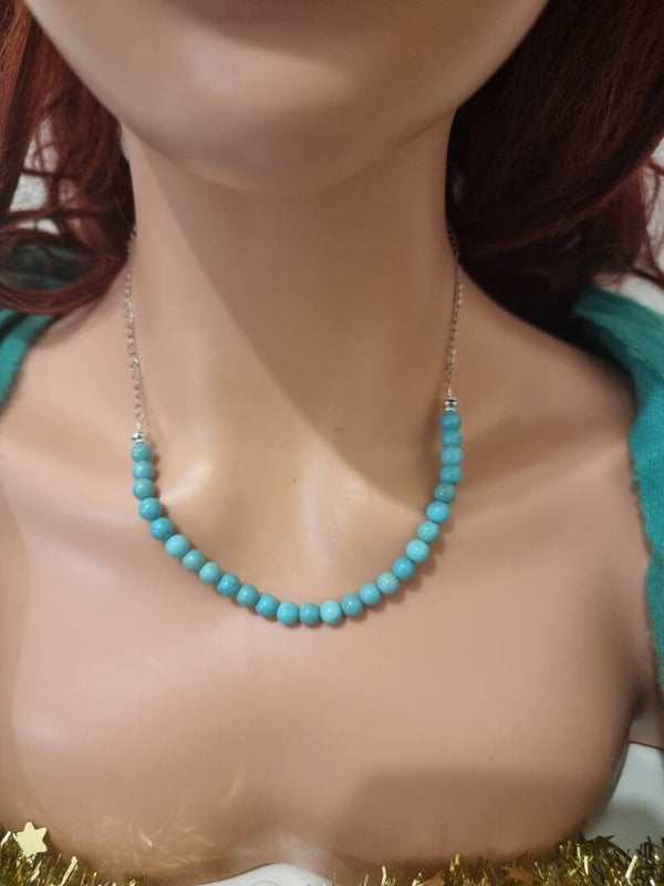 Collier en pierre turquoise, chaîne couleur argent