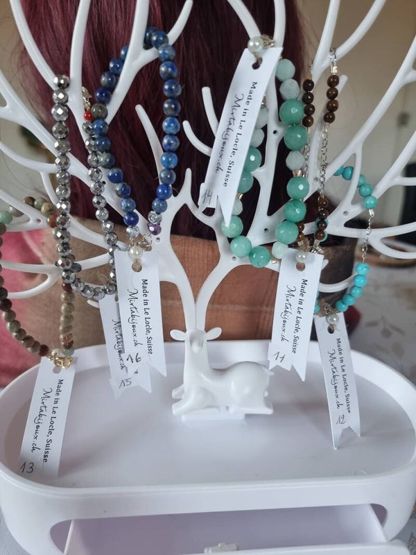 Bracelet  en pierre naturelles, semi-précieuses,  et rubis.