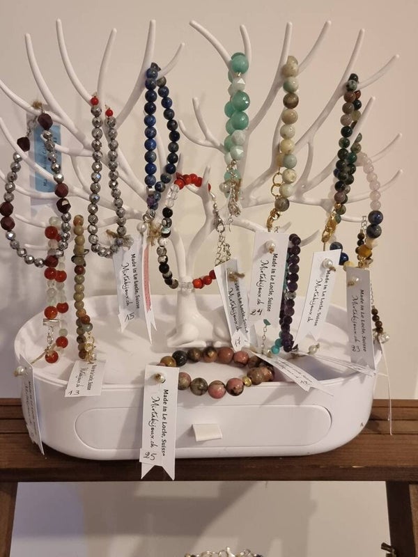 Divers bracelets ,pierre semi-précieuses