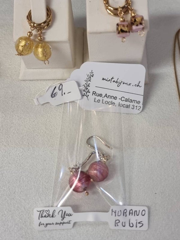 Boucles en perles de murano et or 24k.