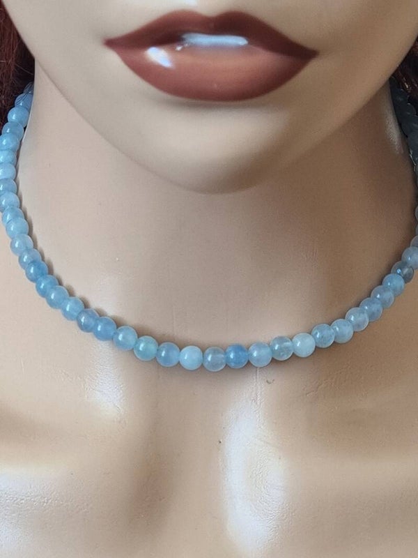 Collier en pierre aigue-marine