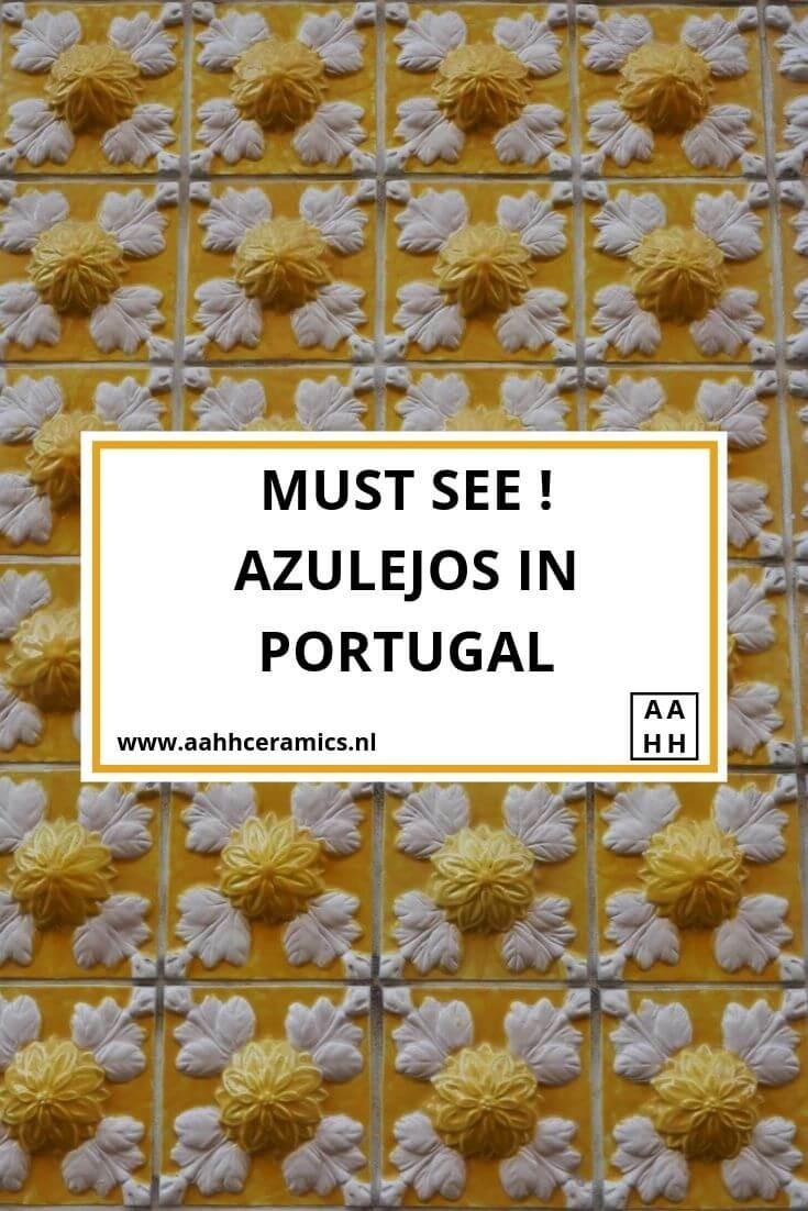 Azulejos in Portugal - wit en geel bloemmotief met reliëf