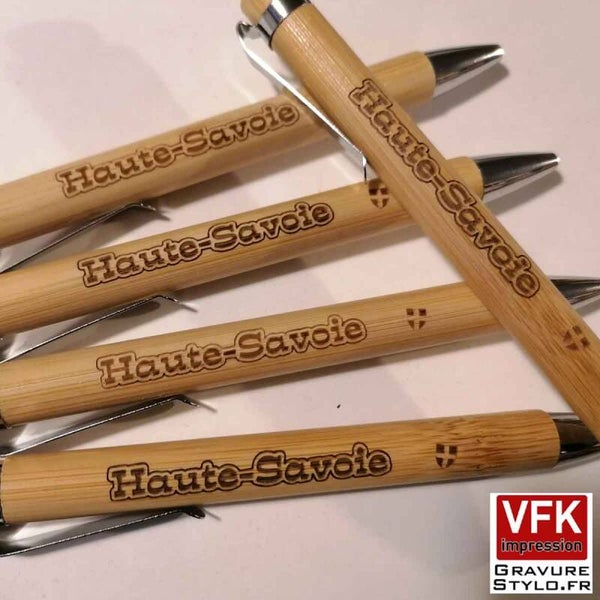 Stylos gravés "Haute-Savoie" pour boutiques cadeaux souvenirs revendeurs