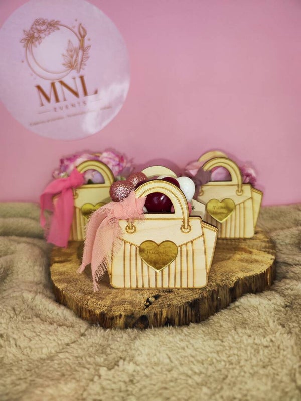 Sac à main orné d'une rose