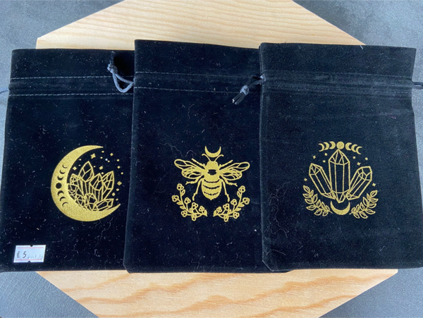 Witchy Samtbeutel schwarz