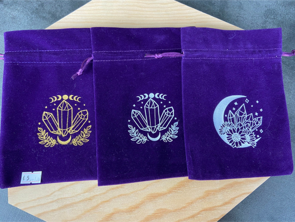 Witchy Samtbeutel lila