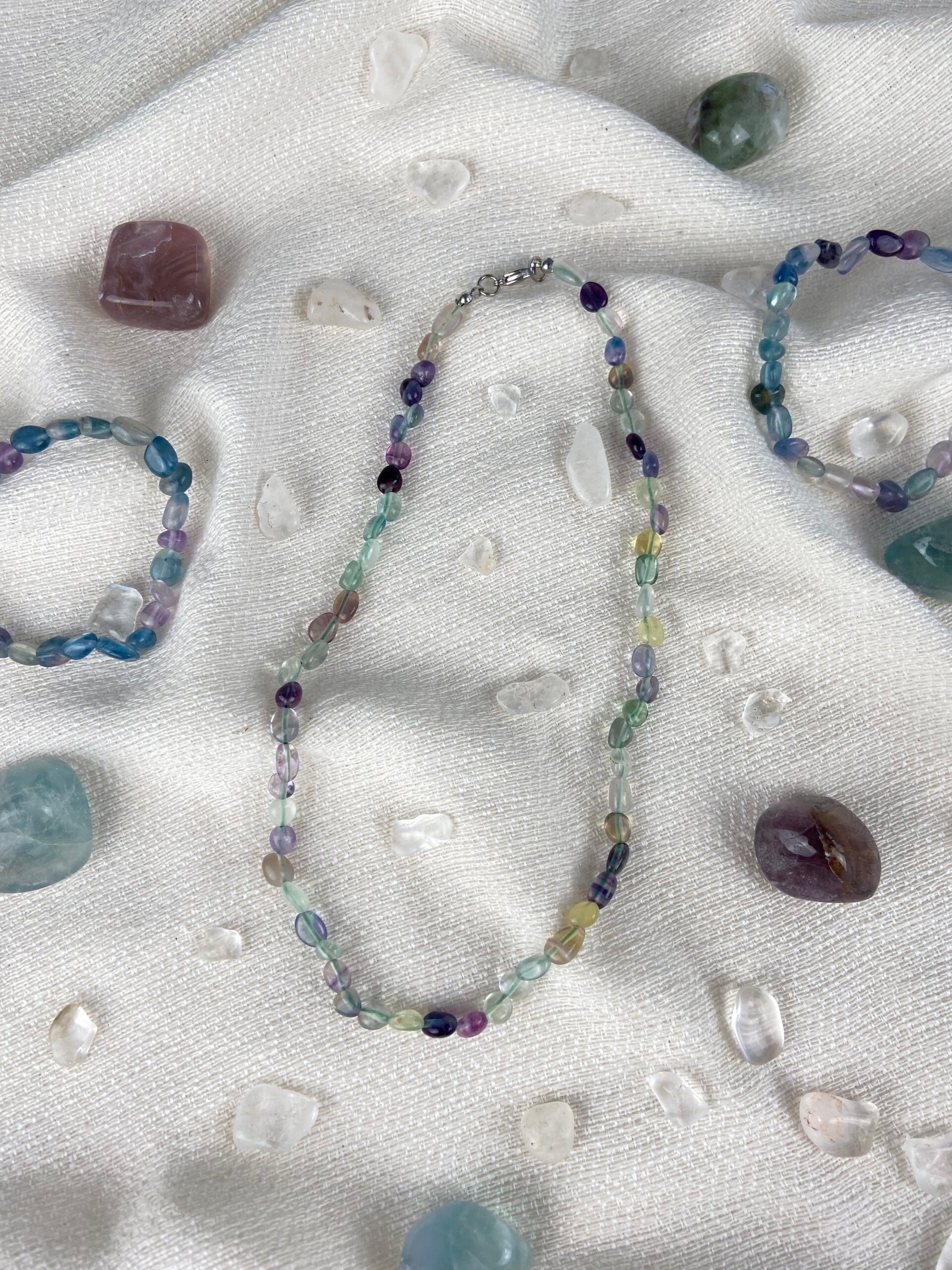 Bunte Fluorit Nuggetkette