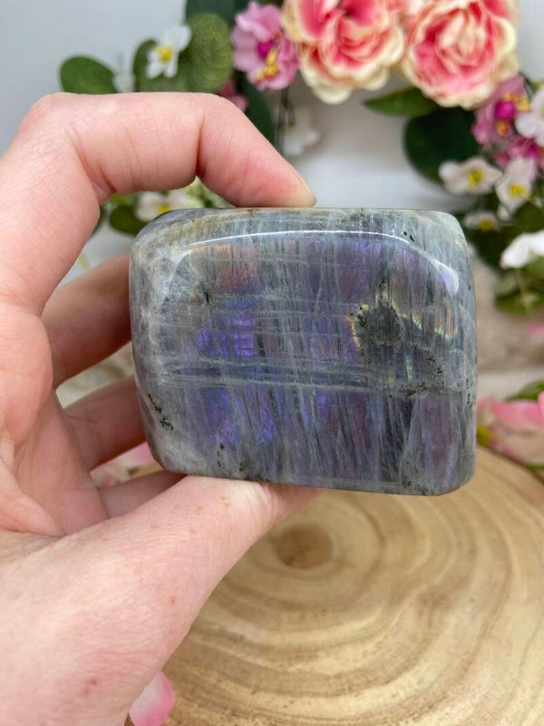 Labradorit Freiform lila