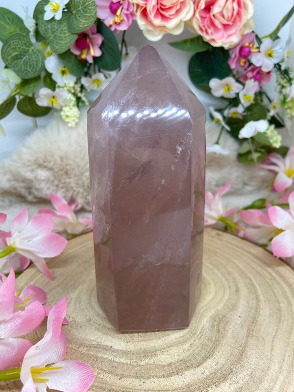 Dunkler Rosenquarz Turm 2