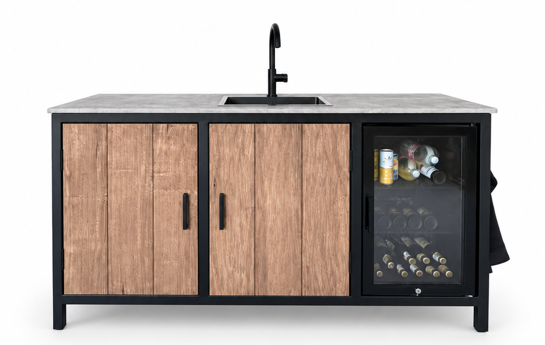 Buitenkeuken op maat met koelkast en RVS spoelbak