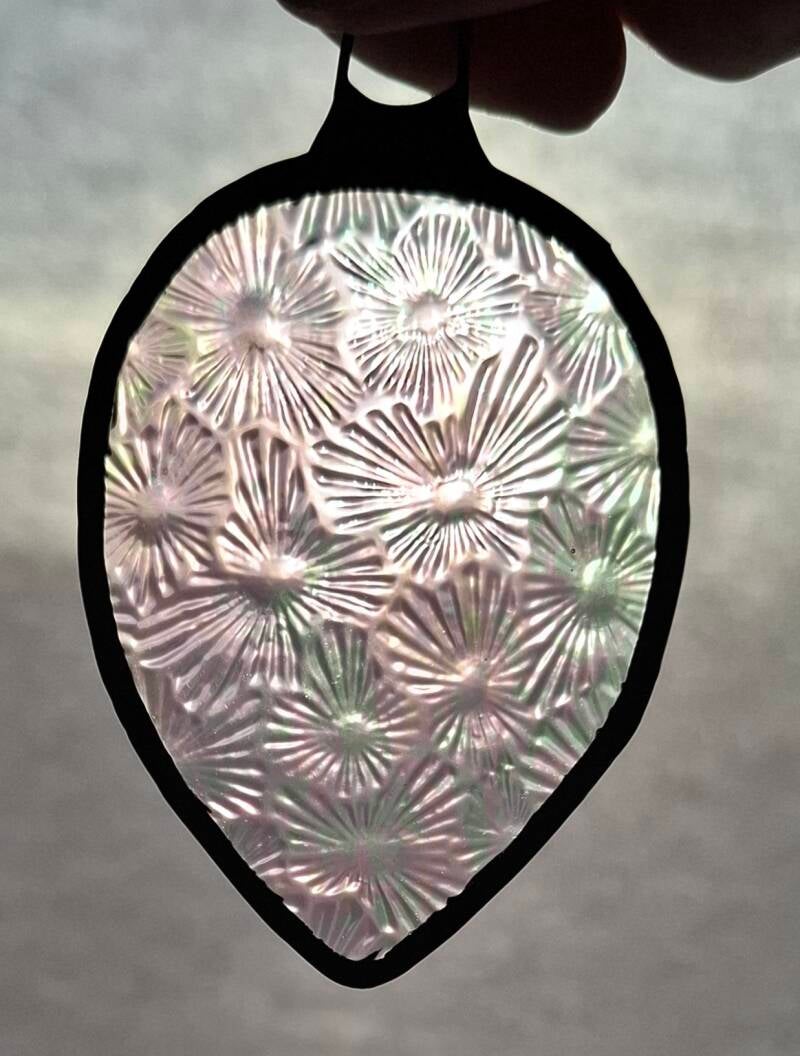 Glas in lood kerstbal lamp iriserend Glazige Loodjes