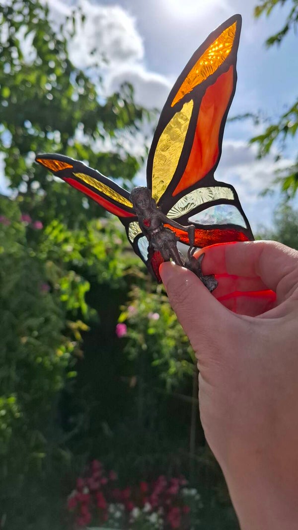 Elf rood glas in lood