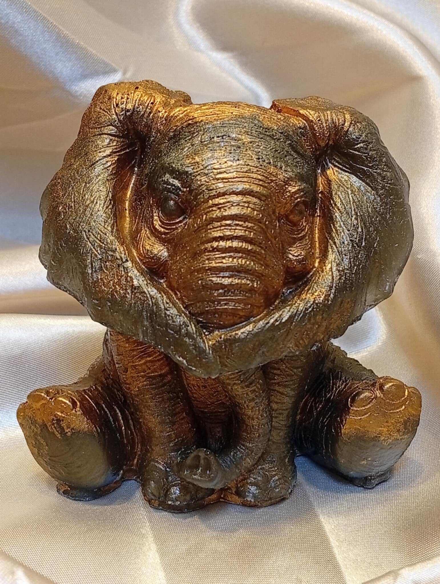 Éléphant décoratif en résine