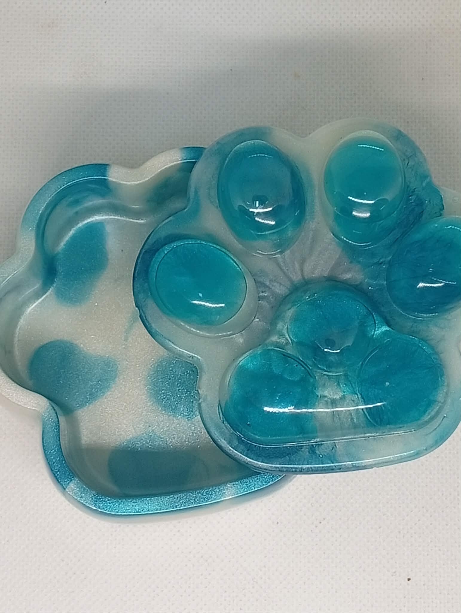 Pot en forme de patte avec couvercle assorti