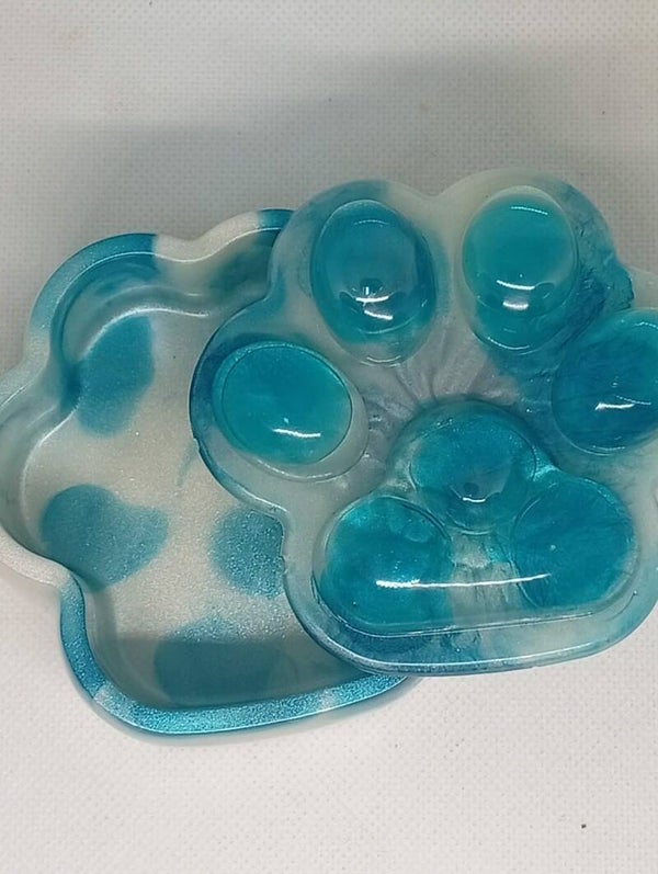 Pot en forme de patte avec couvercle assorti