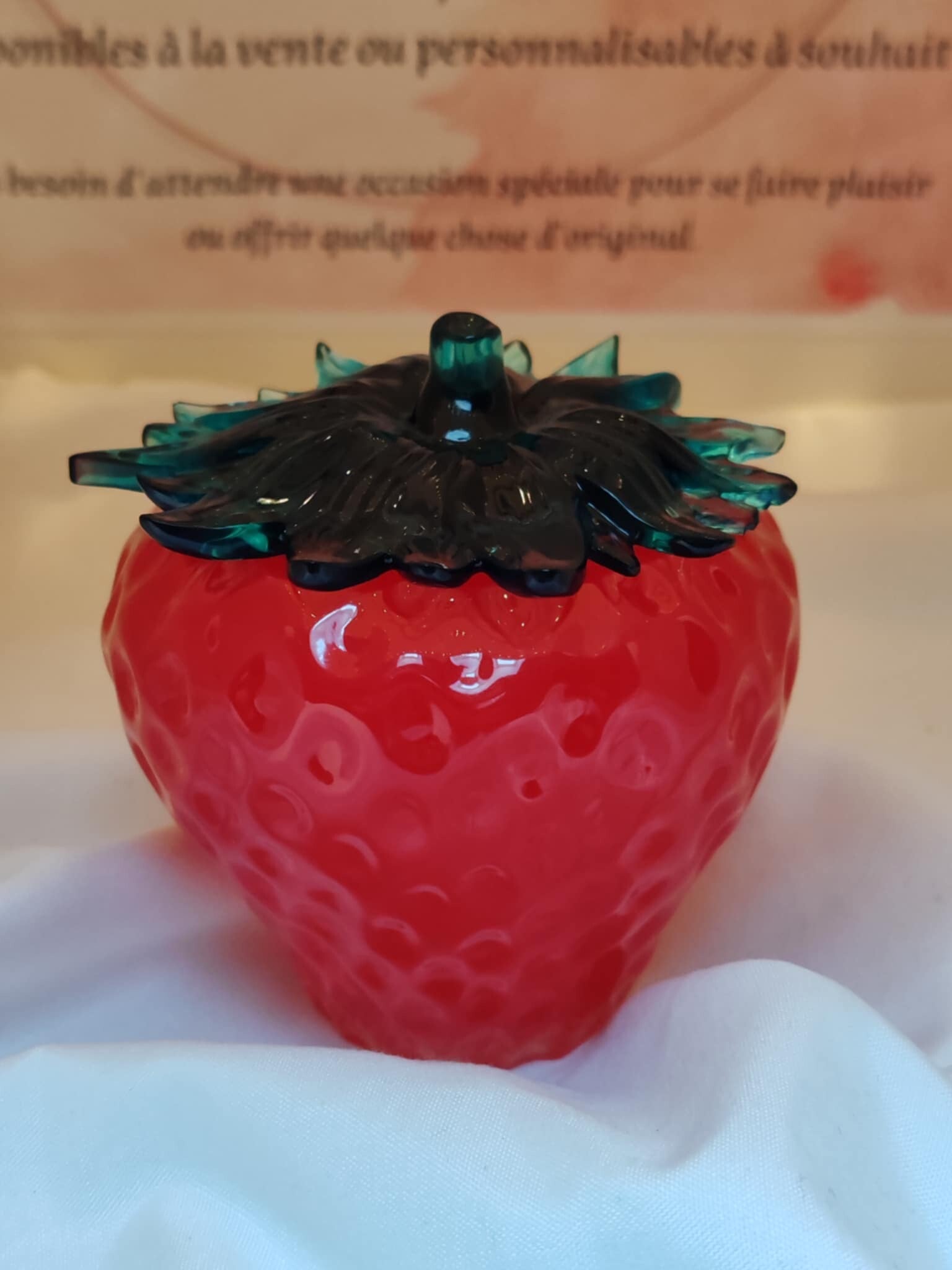 Pot fraise avec couvercle assorti