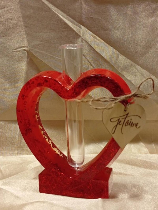 Vase cœur en résine « Je t’aime »