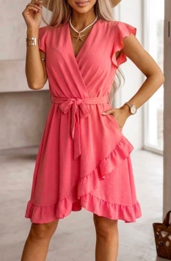 Coral jurkje met Ruffles – Vrouwelijk & Zomers Must-have