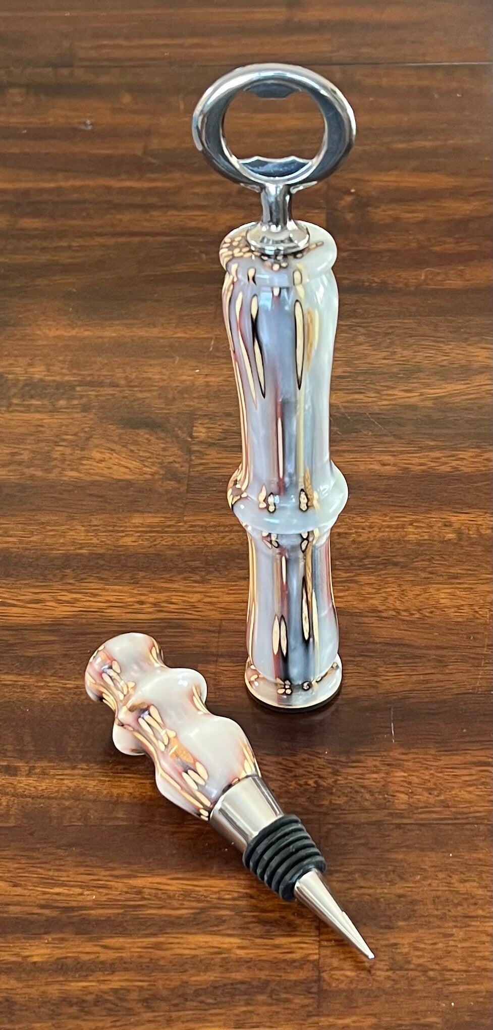 Bottle opener and stopper set  Lot 026