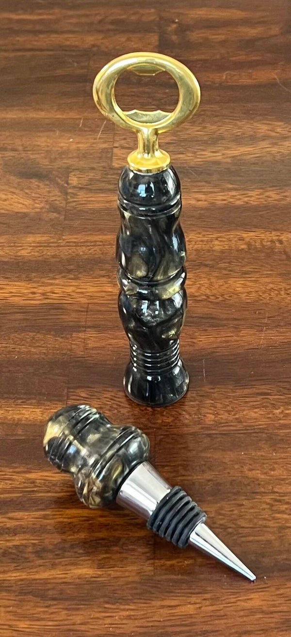 Bottle opener and stopper set  Lot 025