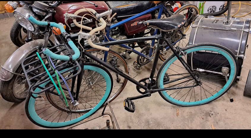 Golden Cycle racing bicycle