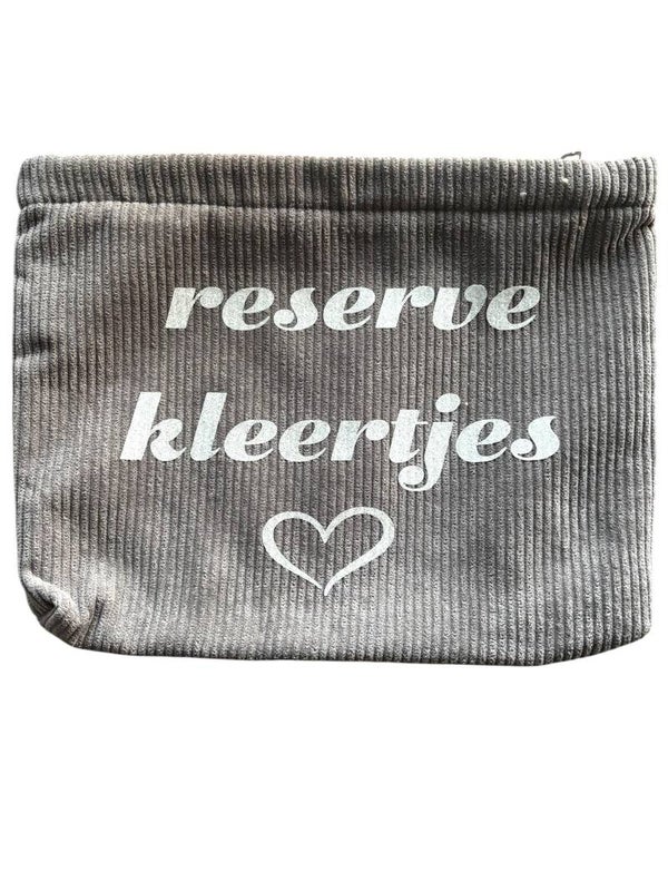 Reserve kleertjes "Grey"
