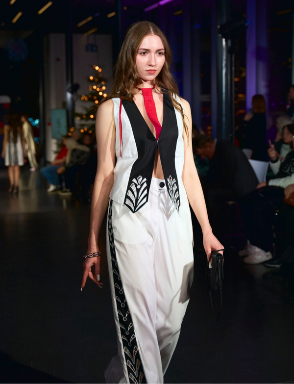 Black white tencel pants set. Embroidered loose pants & vest & red tie.