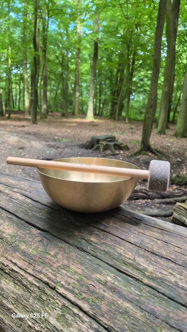 Klangschalen beim Spaziergang Gruppe