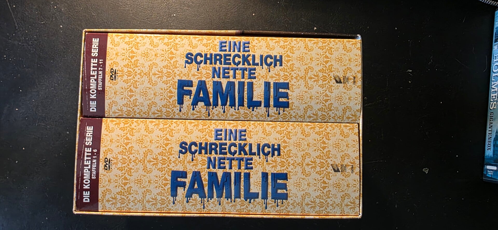 Eine schrecklich nette Familie - Komplette Serie   O5
