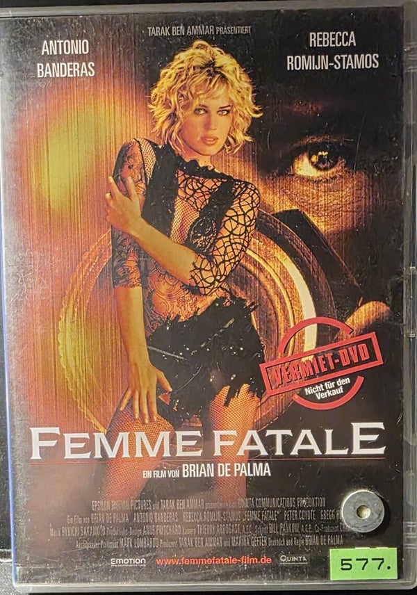 Femme Fatale    O8