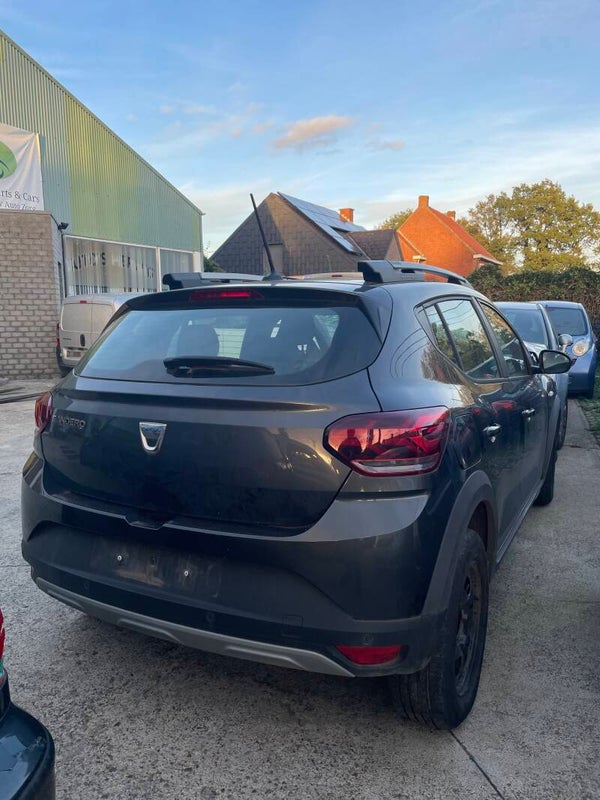 Dacia sandero 2021 in ondedelen