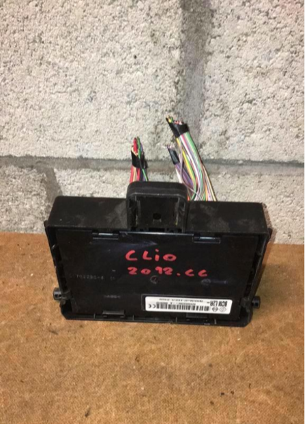 Zekeringkast Renault Clio 2012