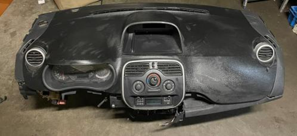 Dachboard Renault kangoo 2012