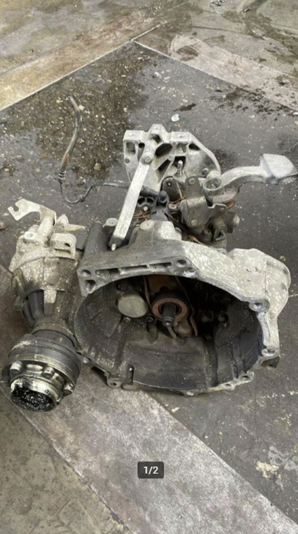 Versnellingsbak Volkswagen caddy 2009 JCS