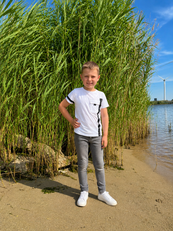 Retour T-Shirt Wit met Zwarte Details